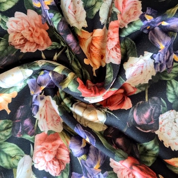 Dark Flowerdesign - Allover - Bambus Musselin