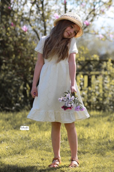 Lochstickerei - große Blume im Kreis - creme - Baumwolljersey